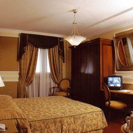 Champagne Garden Hotel Rome Bilik gambar